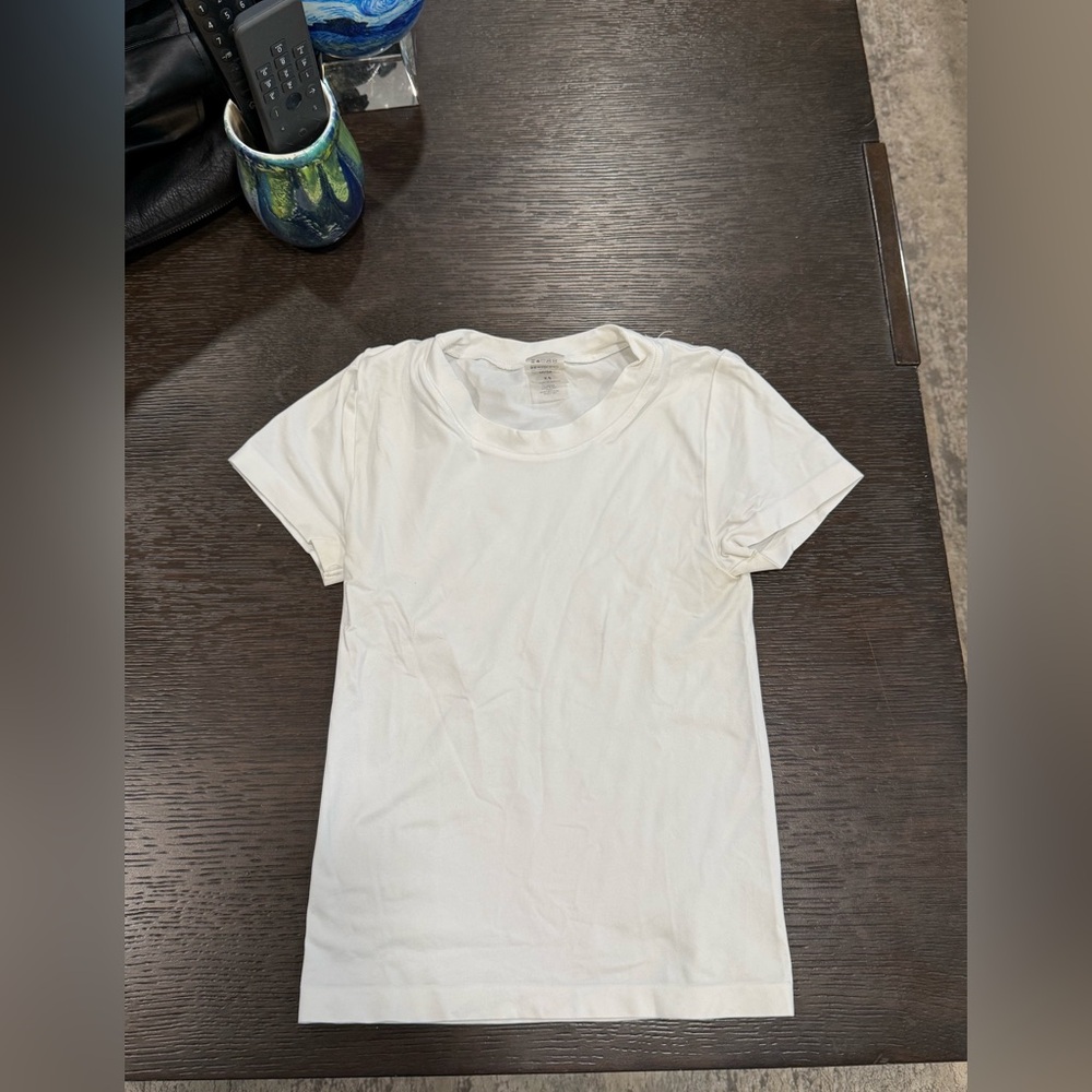 Aritzia White Short Sleeve Tee
